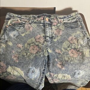 😄Tinsel Vintage Style Floral Print Acid Wash Jeans 29